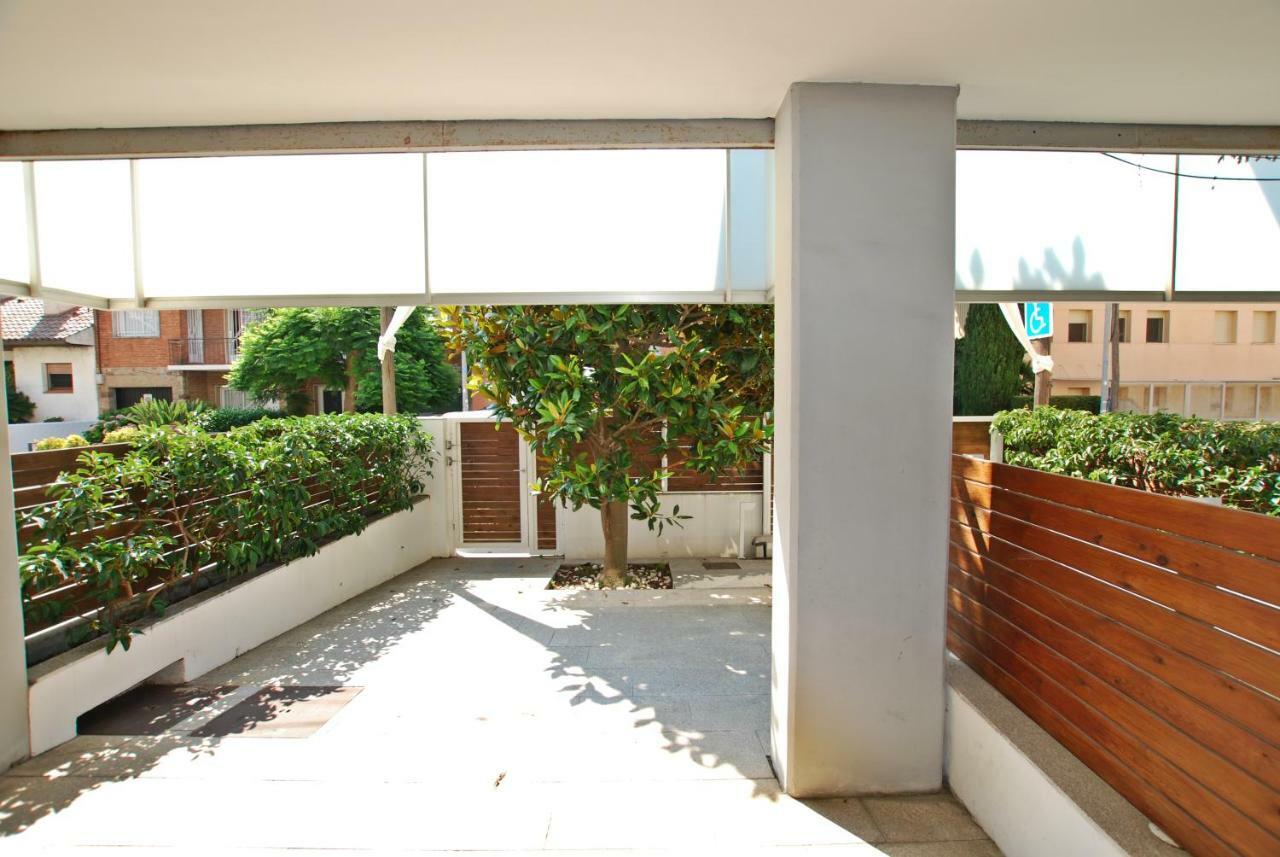 Blue Fridge Apartmen - Blue Fridge Apartmen - Ideal For Couples, Near Beach And Well Connected Apartamento Vilassar De Mar Exterior foto