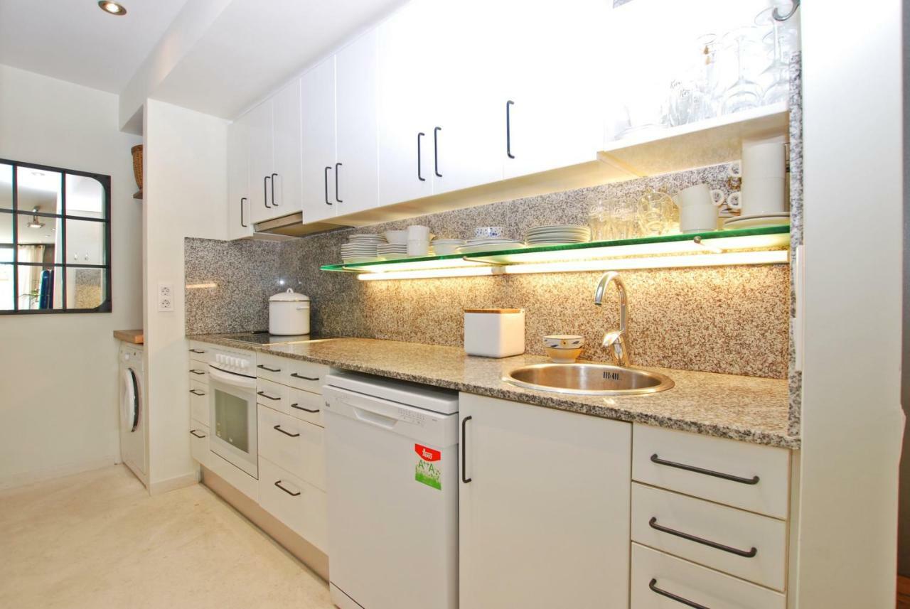 Blue Fridge Apartmen - Blue Fridge Apartmen - Ideal For Couples, Near Beach And Well Connected Apartamento Vilassar De Mar Exterior foto