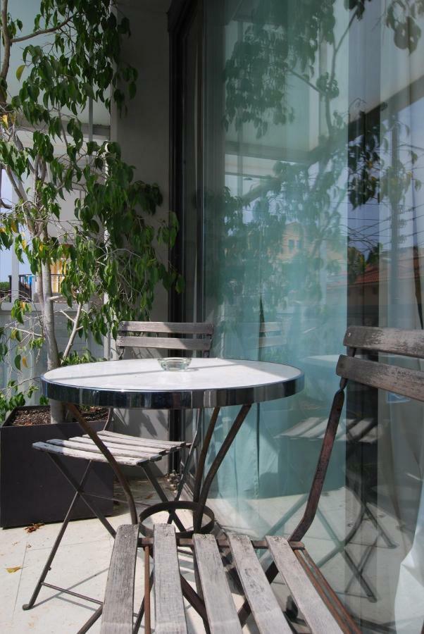 Blue Fridge Apartmen - Blue Fridge Apartmen - Ideal For Couples, Near Beach And Well Connected Apartamento Vilassar De Mar Exterior foto